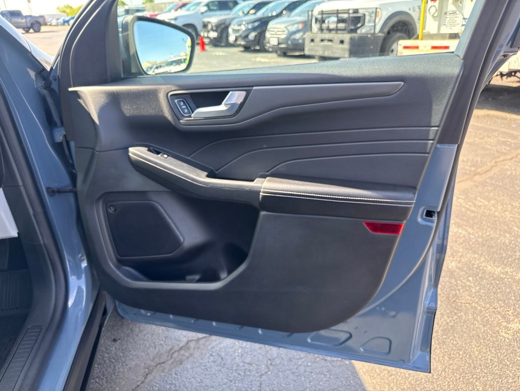 Used 2023 Ford Escape - photo 33