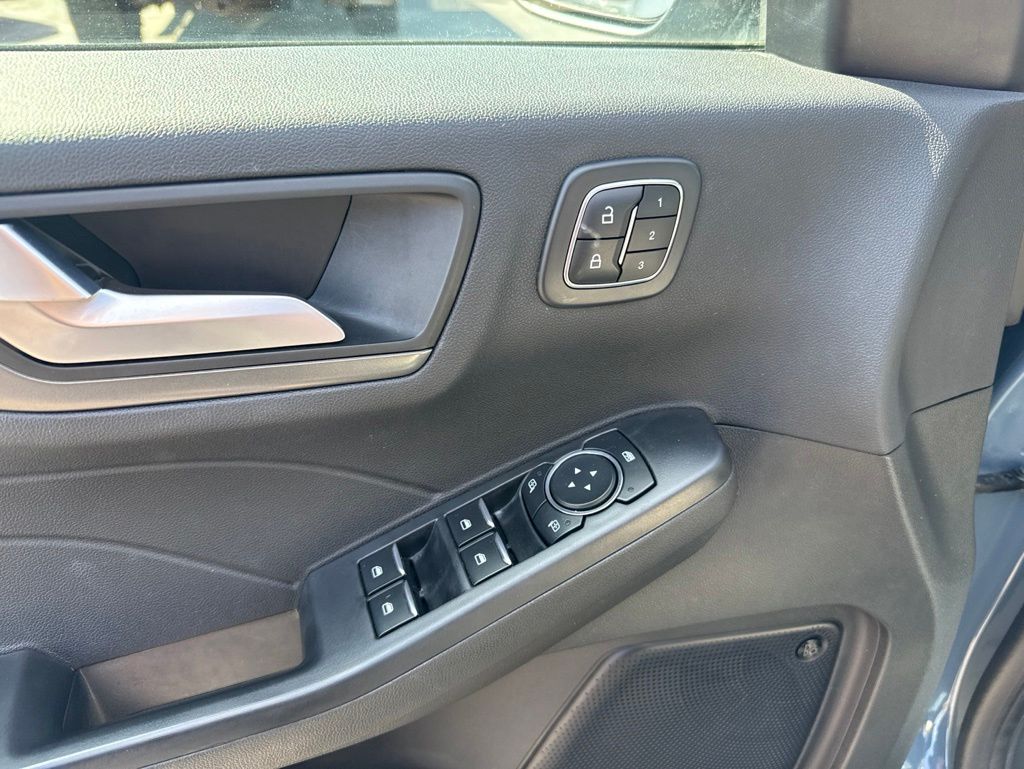 Used 2023 Ford Escape - photo 8