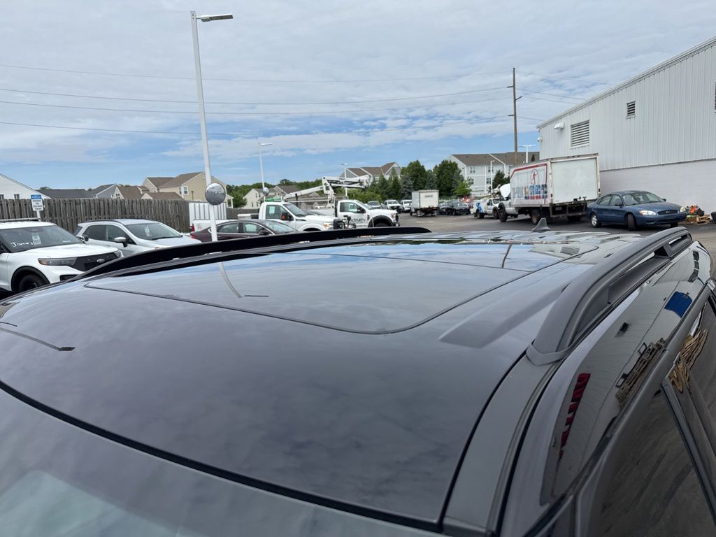Used 2023 Ford Explorer - photo 2