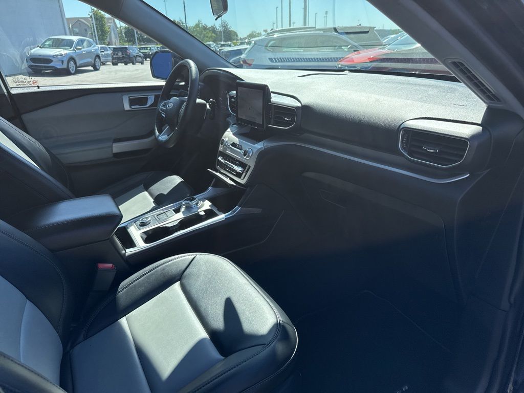 Used 2023 Ford Explorer - photo 32