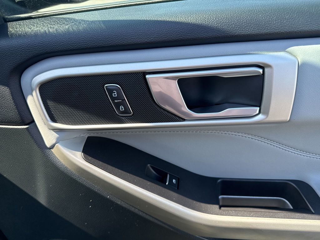 Used 2023 Ford Explorer - photo 37