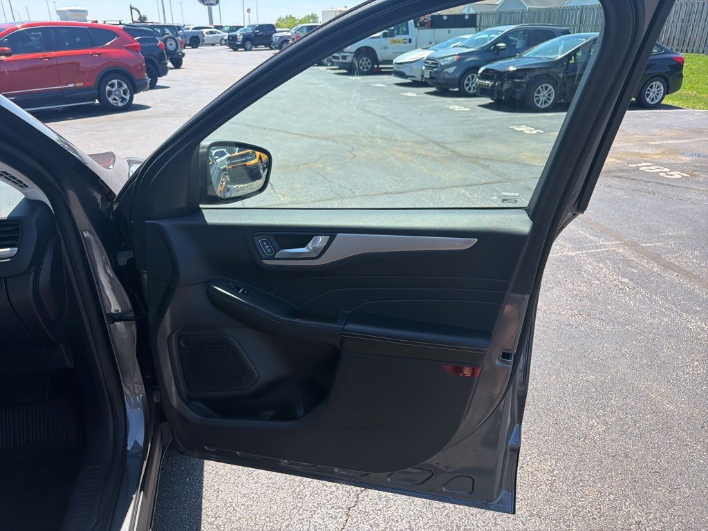 Used 2021 Ford Escape - photo 35