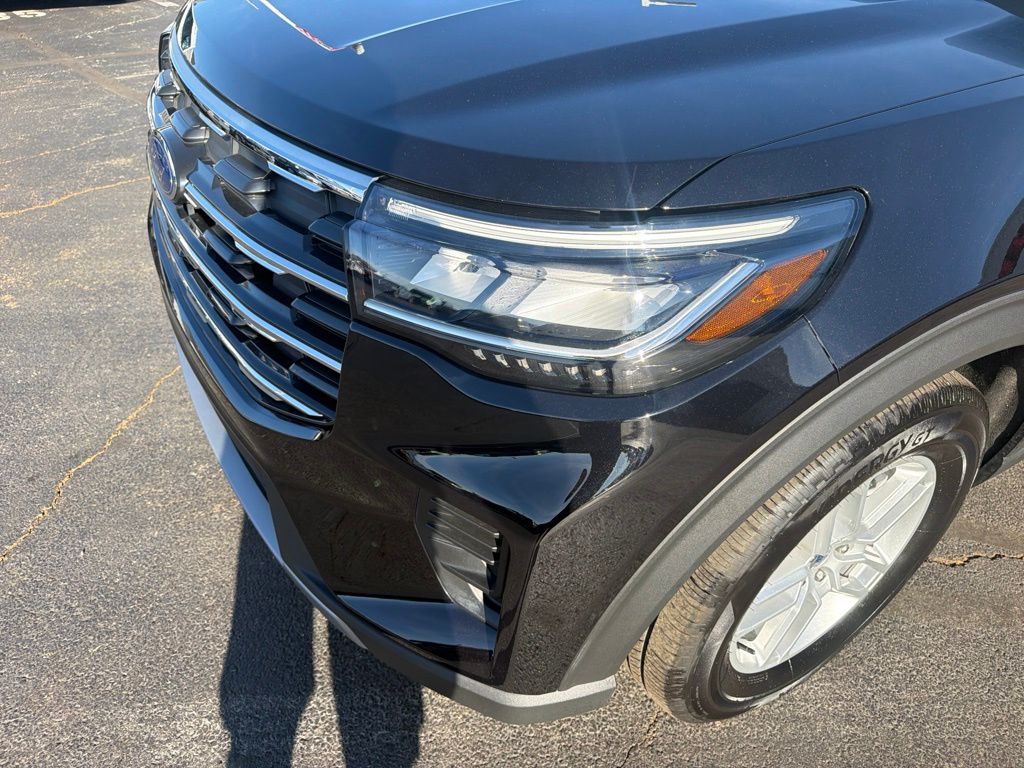 Used 2025 Ford Explorer - photo 13