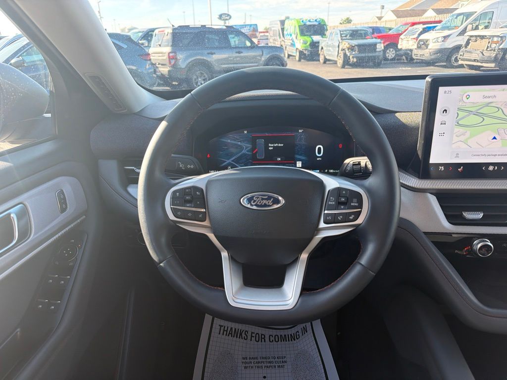 Used 2025 Ford Explorer - photo 16