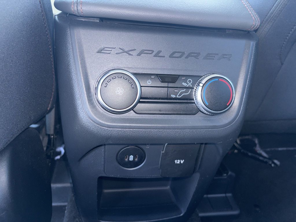 Used 2025 Ford Explorer - photo 17