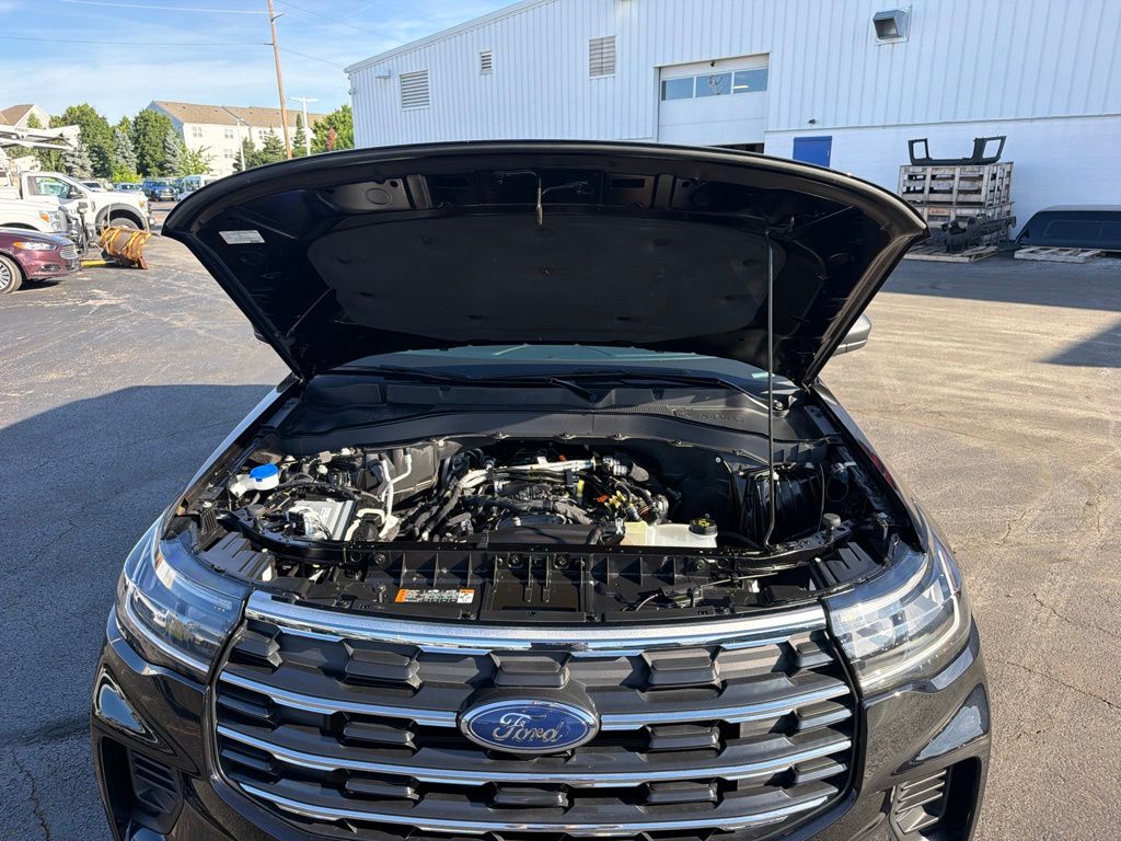 Used 2025 Ford Explorer - photo 33