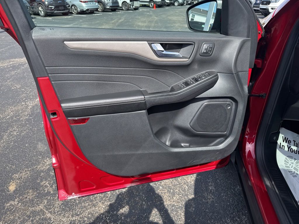 Used 2022 Ford Escape - photo 9
