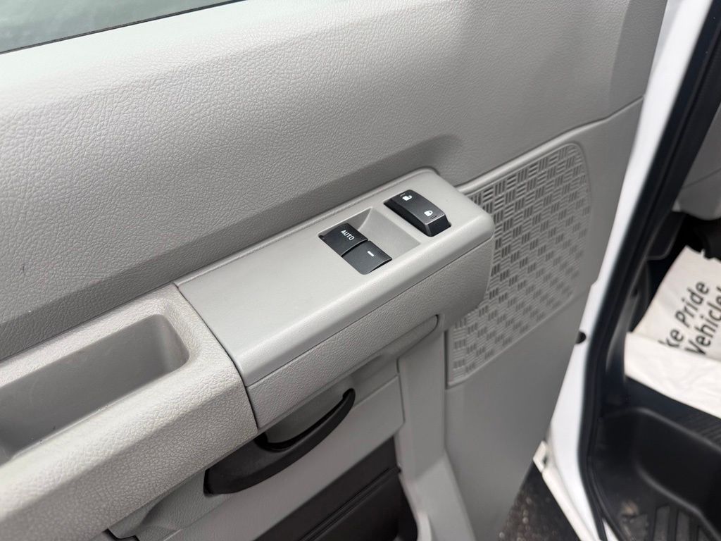 Used 2023 Ford E-350 - photo 14
