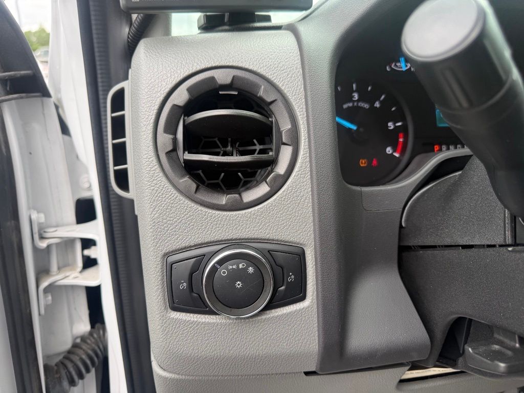 Used 2023 Ford E-350 - photo 19