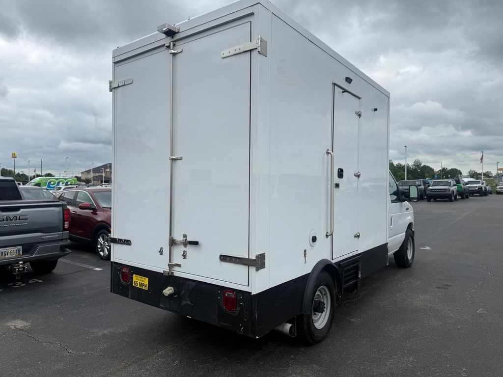 Used 2023 Ford E-350 - photo 5