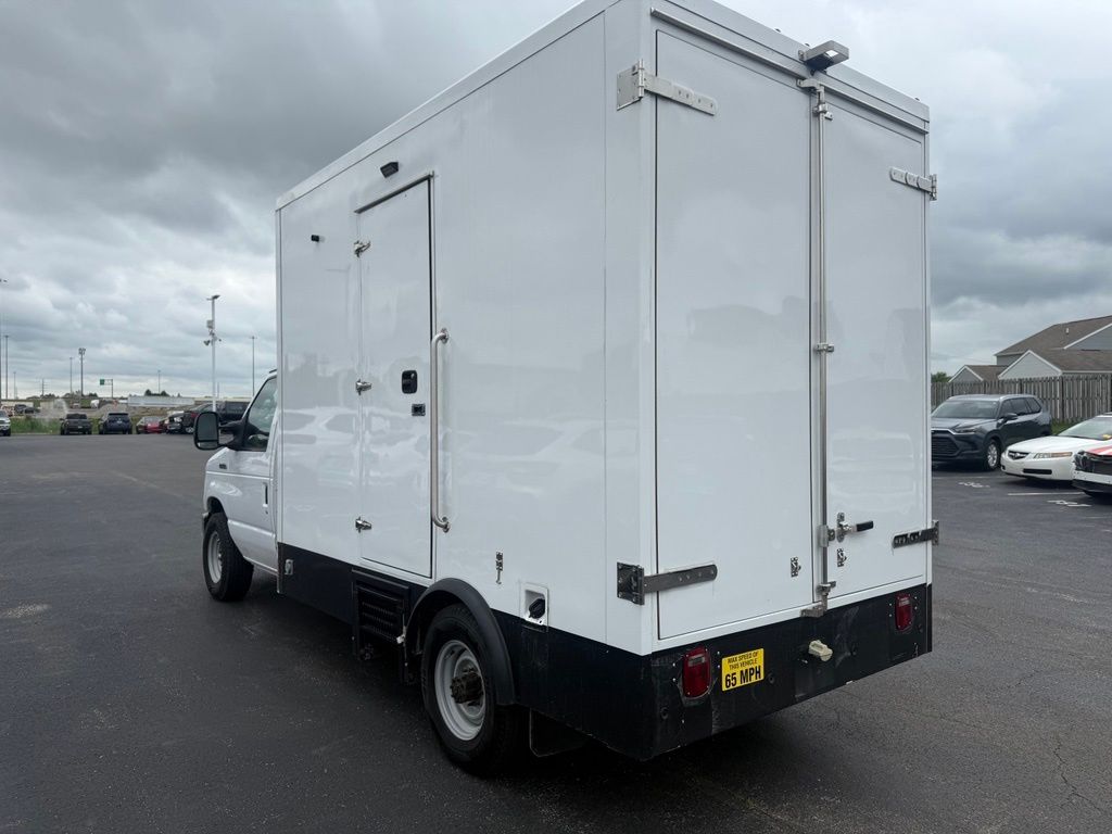 Used 2023 Ford E-350 - photo 7