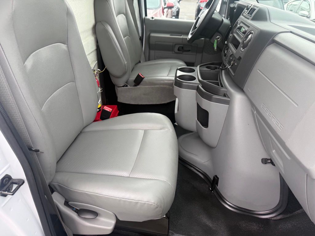 Used 2023 Ford E-350 - photo 53