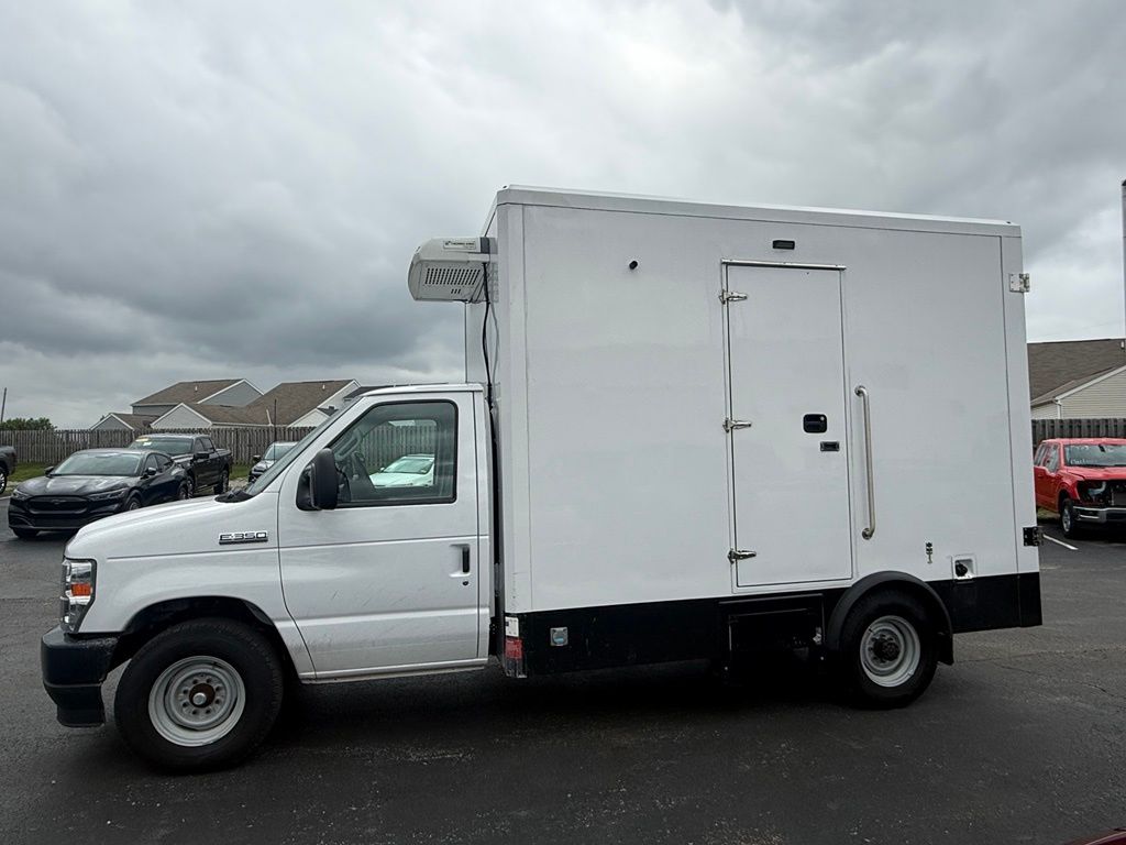 Used 2023 Ford E-350 - photo 8
