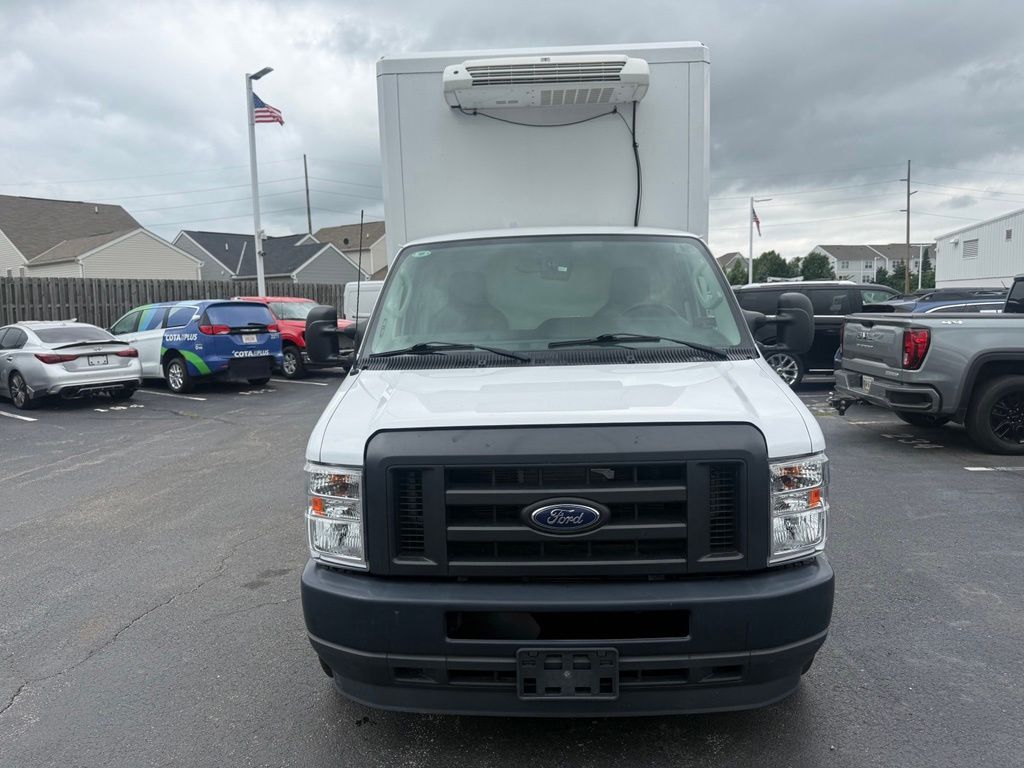 Used 2023 Ford E-350 - photo 10