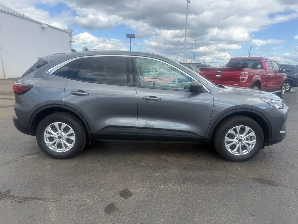 Used 2023 Ford Escape - photo 5