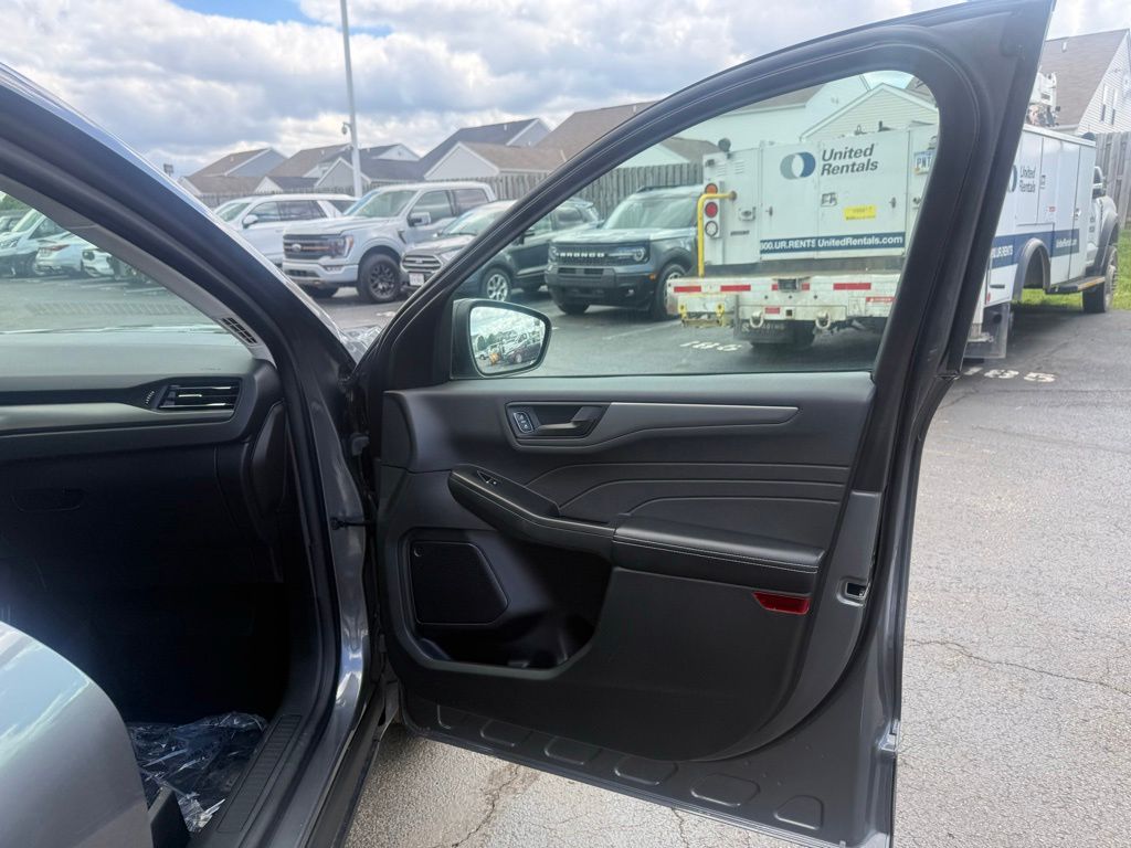 Used 2023 Ford Escape - photo 49