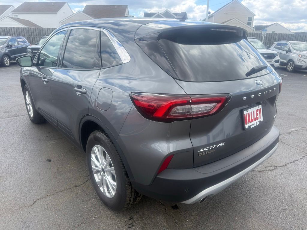 Used 2023 Ford Escape - photo 7