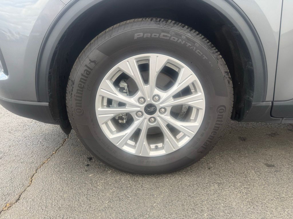 Used 2023 Ford Escape - photo 11