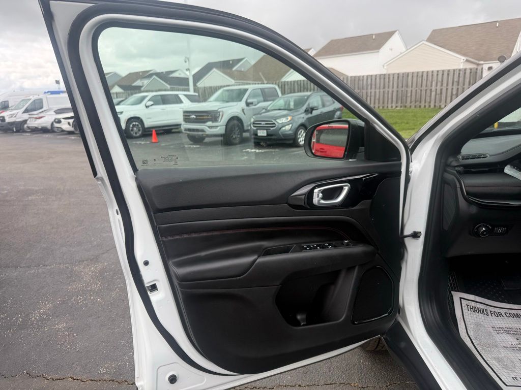 Used 2023 Jeep Compass - photo 14