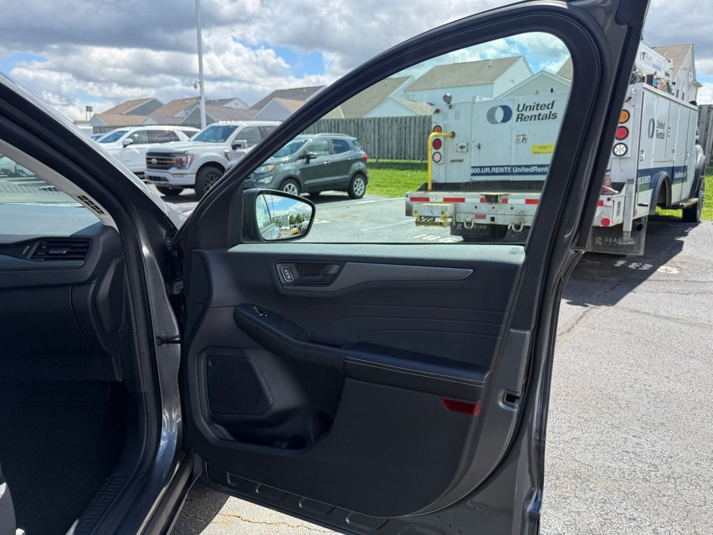 Used 2023 Ford Escape - photo 48