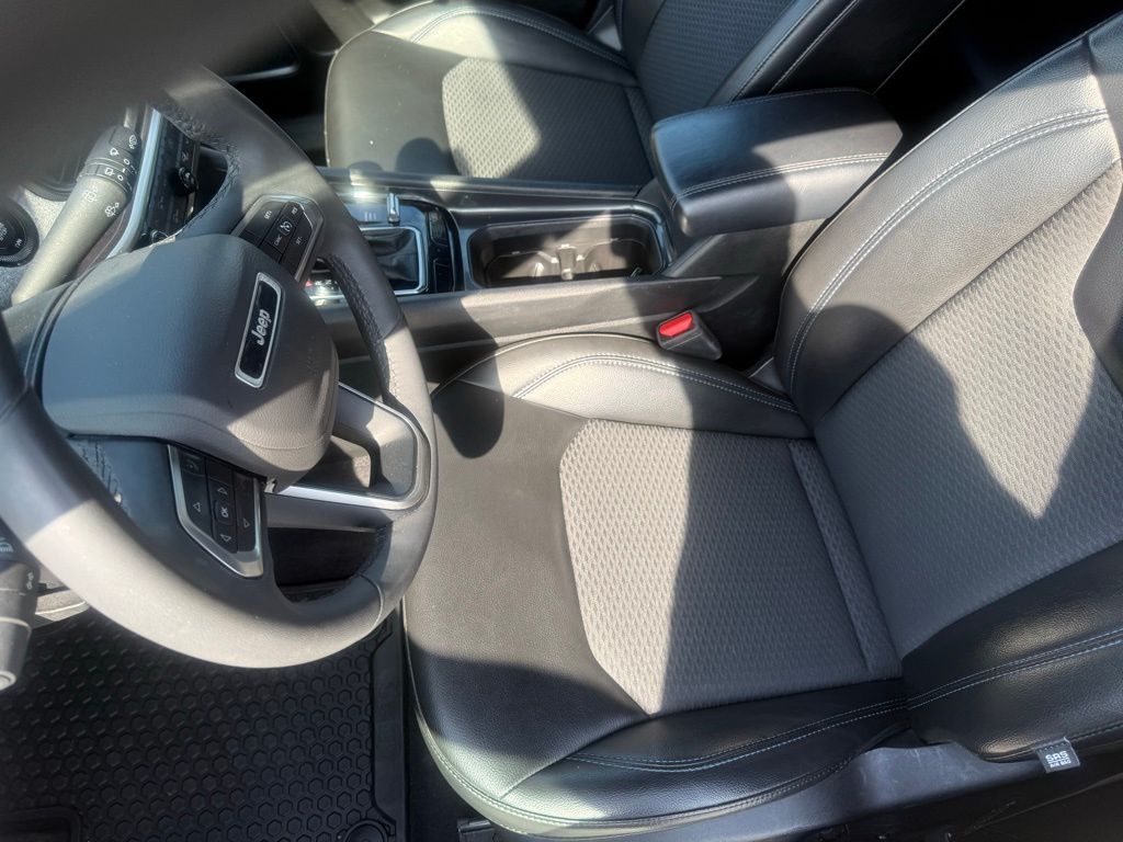Used 2023 Jeep Compass - photo 35
