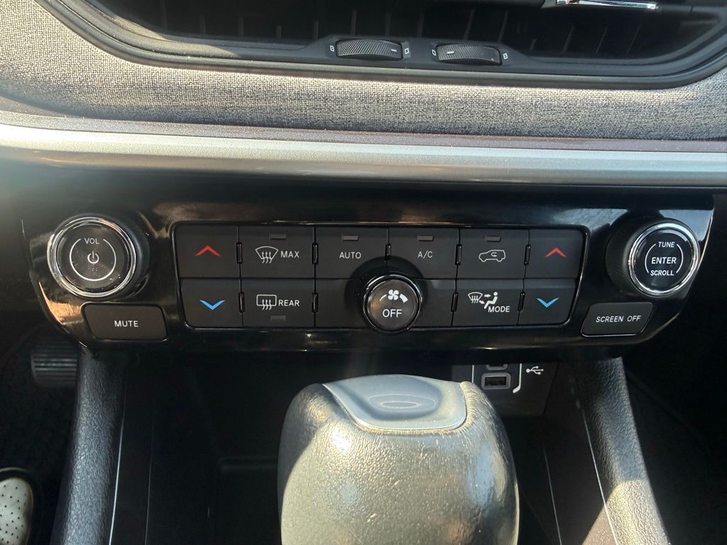 Used 2023 Jeep Compass - photo 40