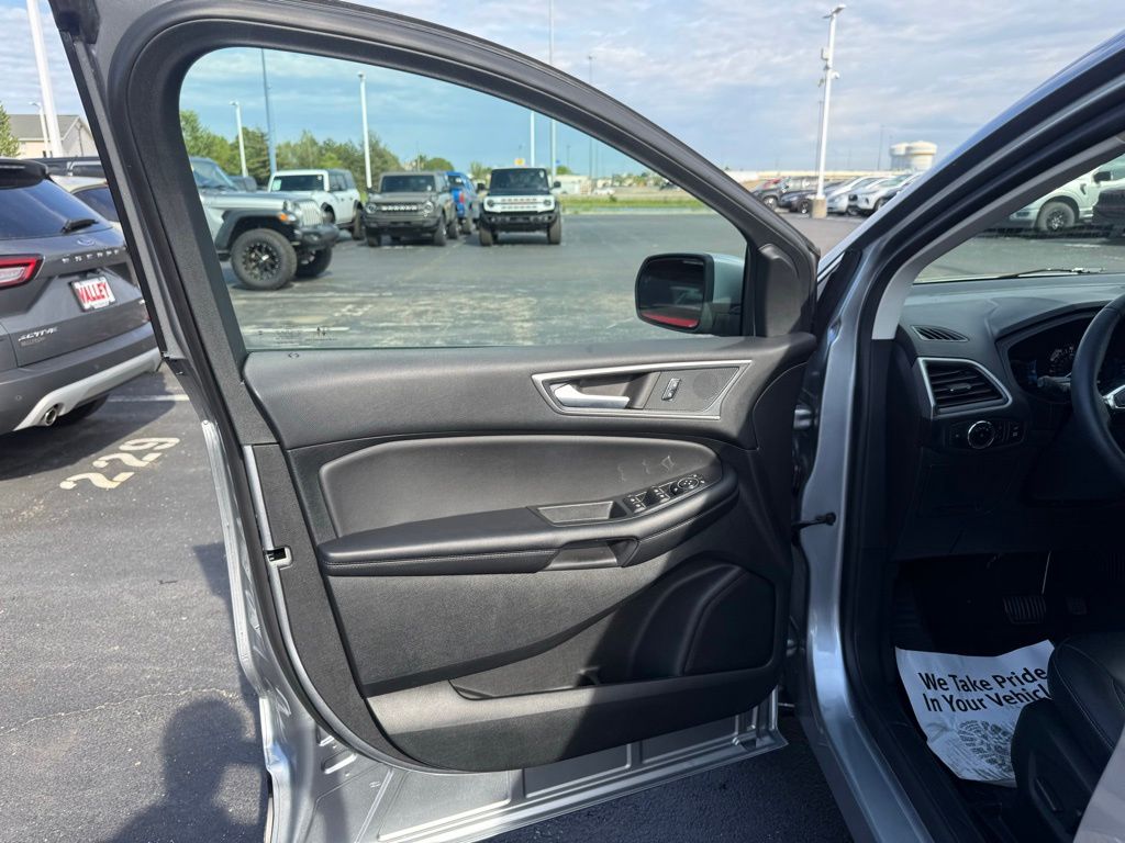 Used 2023 Ford Edge - photo 12