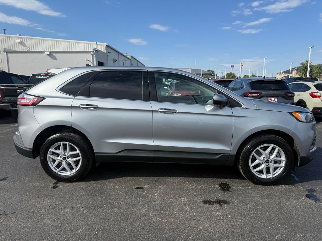 Used 2023 Ford Edge - photo 5