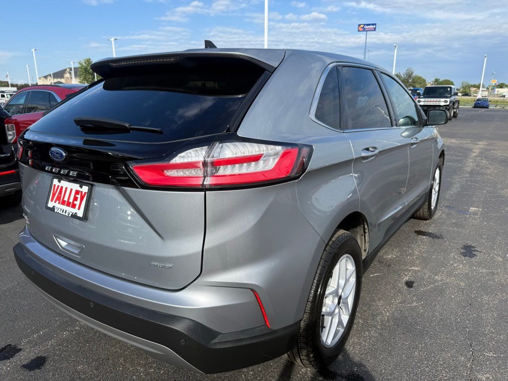 Used 2023 Ford Edge - photo 2