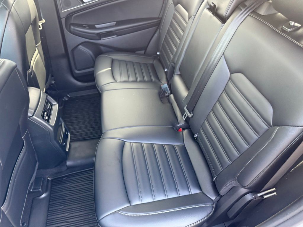 Used 2023 Ford Edge - photo 33