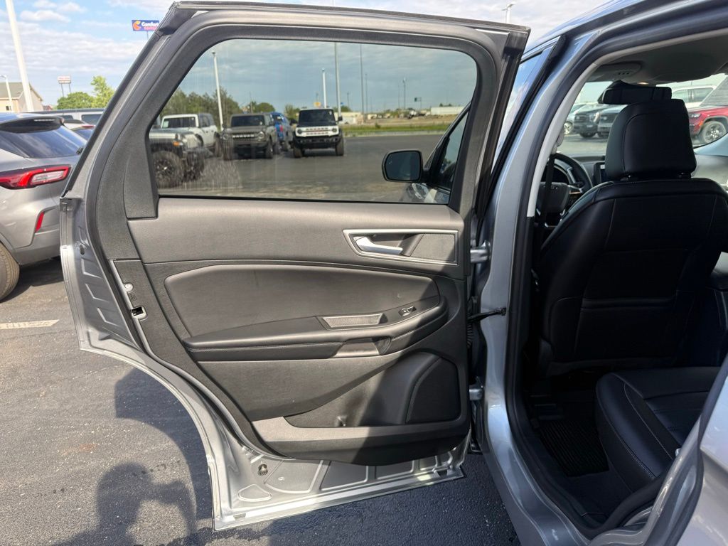 Used 2023 Ford Edge - photo 34