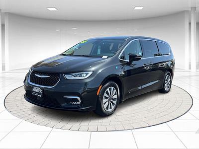 2023 Chrysler Pacifica FWD Minivan for sale #631078D - photo 1