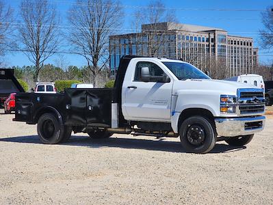 2023 Chevrolet Silverado 5500 Regular Cab DRW RWD Knapheide Flatbed Truck for sale #CQ98924 - photo 1