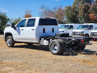 2026 Chevrolet Silverado 3500 Crew Cab 4WD Cab Chassis for sale #CT35428 - photo 2