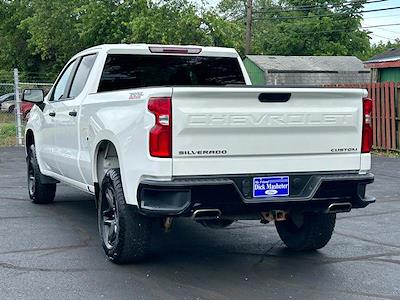 2019 Chevrolet Silverado 1500 Crew Cab 4WD Pickup for sale #27349A - photo 2
