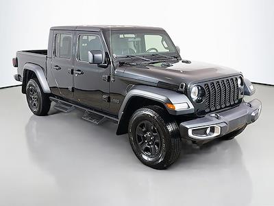 Used 2023 Jeep Gladiator - photo 1