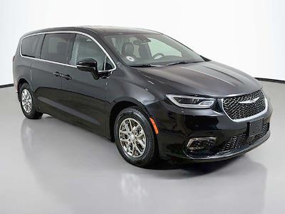 2025 Chrysler Pacifica FWD Minivan for sale #594939C01 - photo 2