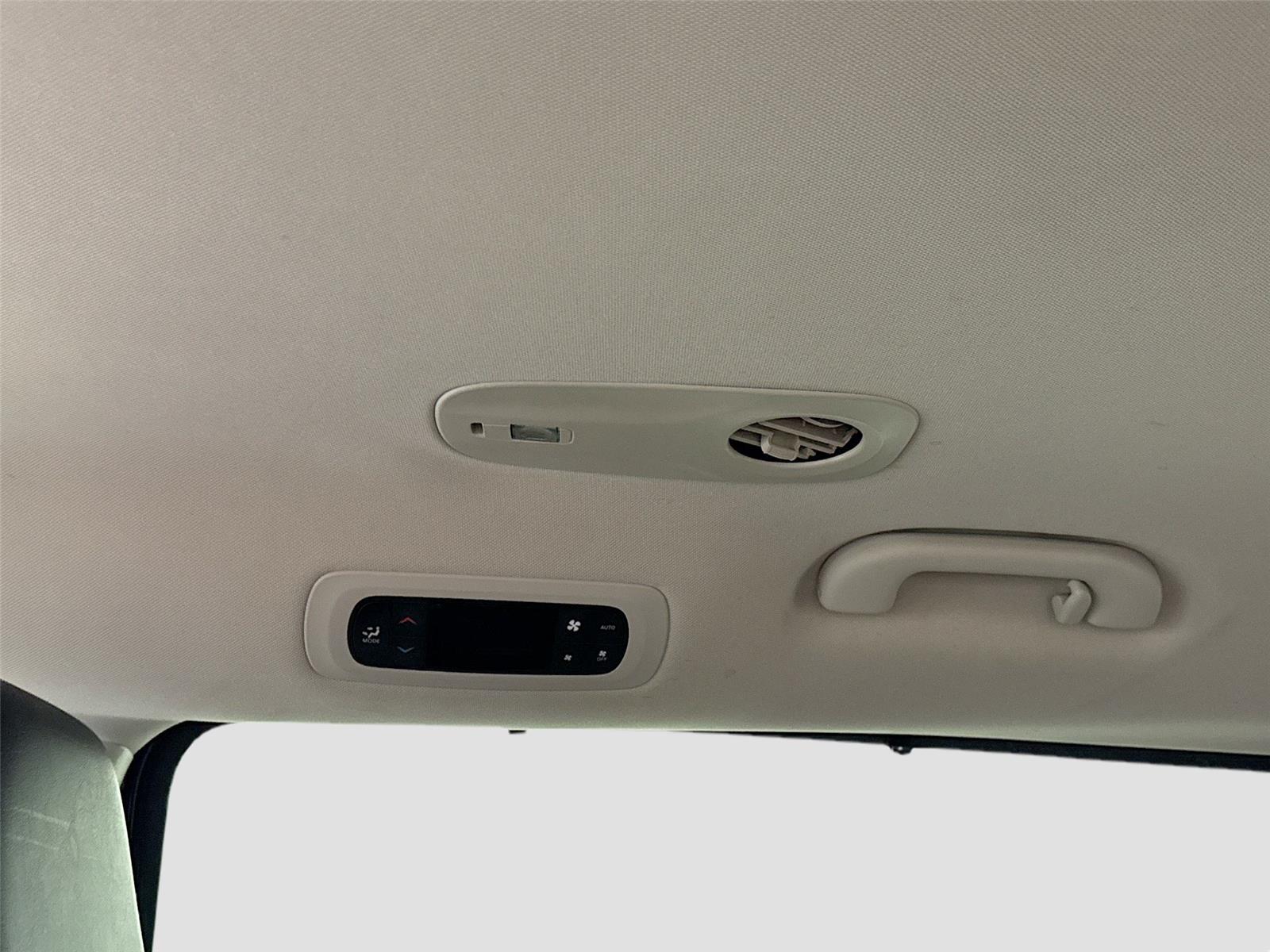 Used 2023 Chrysler Pacifica - photo 19