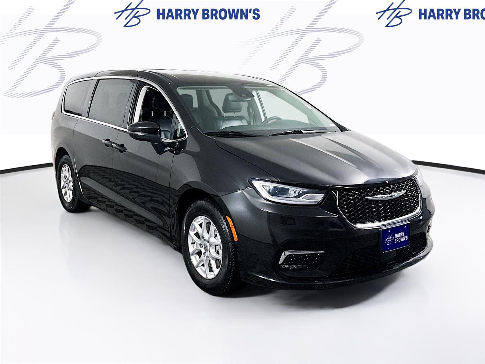 Used 2023 Chrysler Pacifica - photo 28