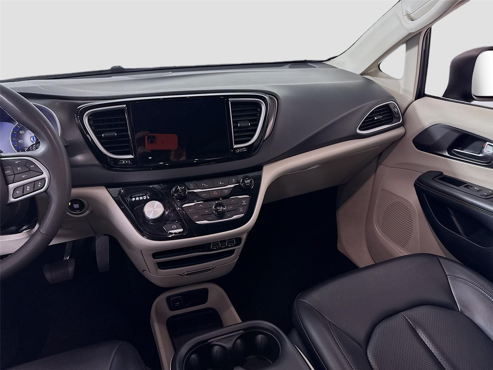 Used 2023 Chrysler Pacifica - photo 17