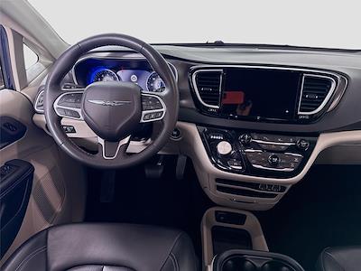 Used 2023 Chrysler Pacifica - photo 1