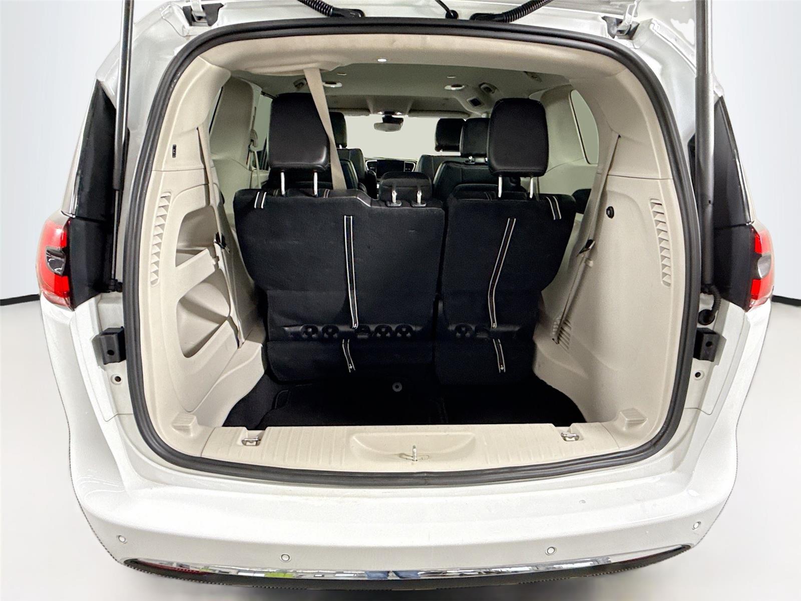 Used 2023 Chrysler Pacifica - photo 20