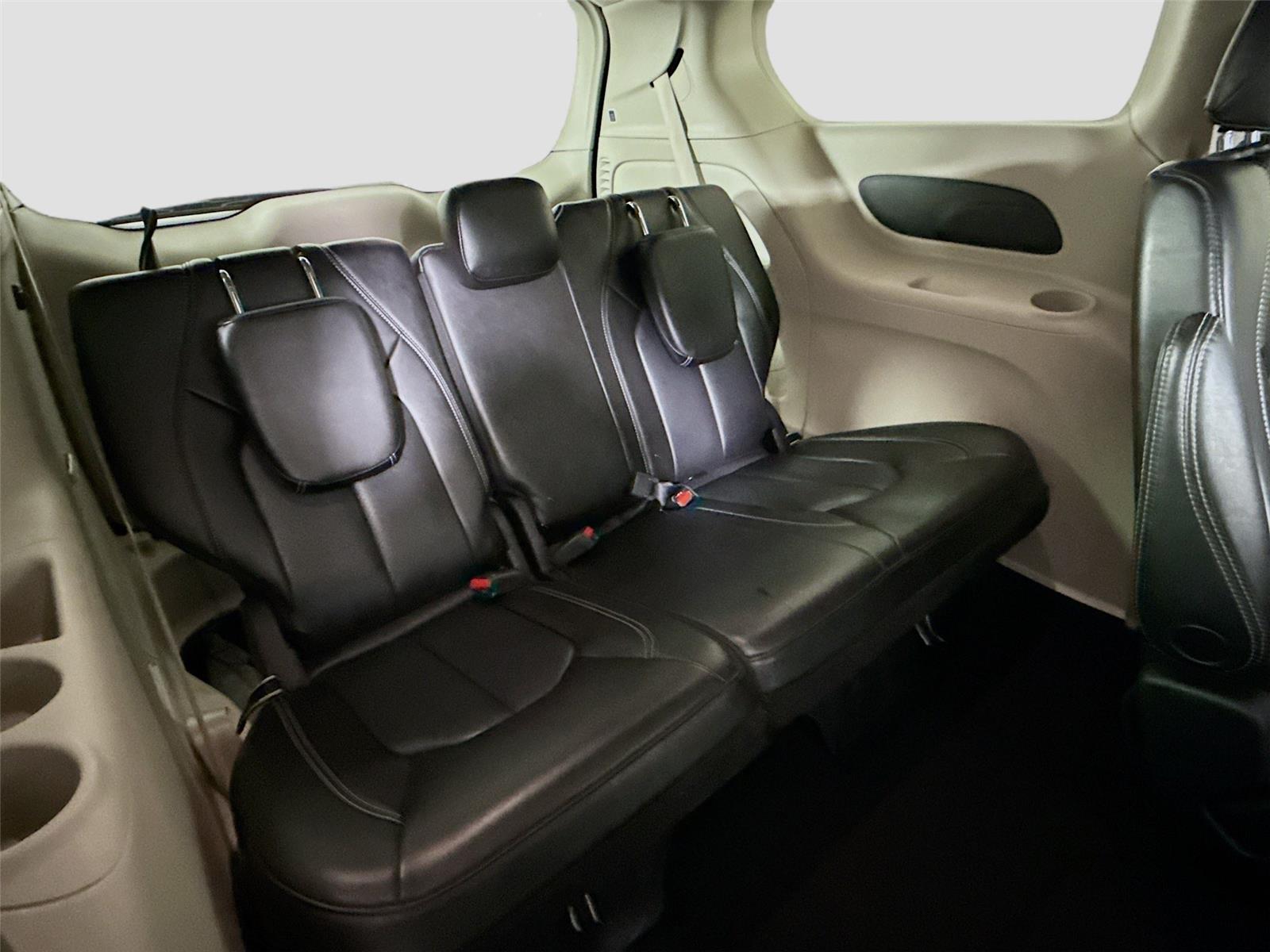 Used 2023 Chrysler Pacifica - photo 21