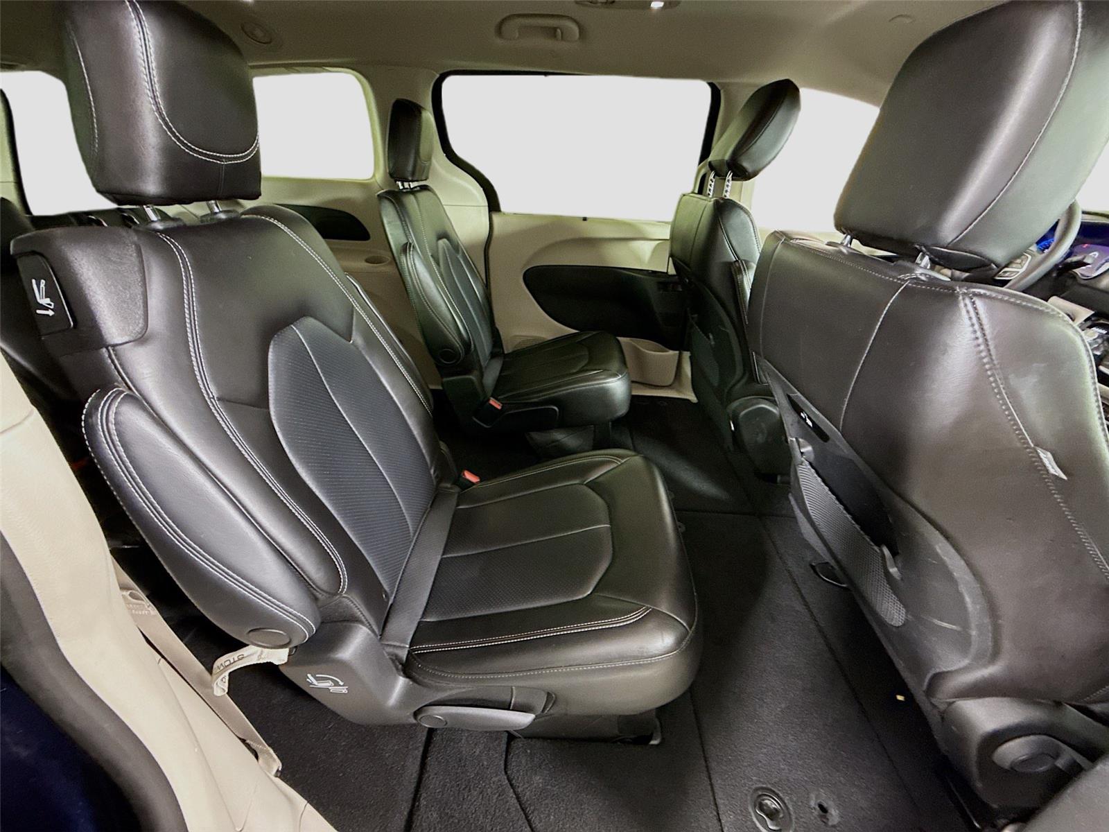 Used 2023 Chrysler Pacifica - photo 22