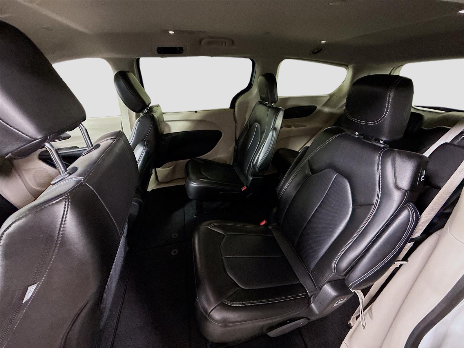 Used 2023 Chrysler Pacifica - photo 18