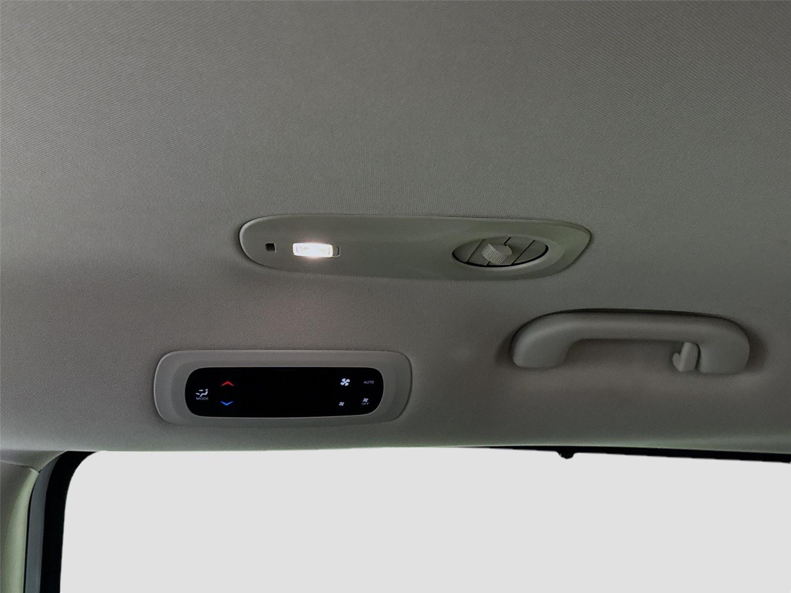 Used 2023 Chrysler Pacifica - photo 19