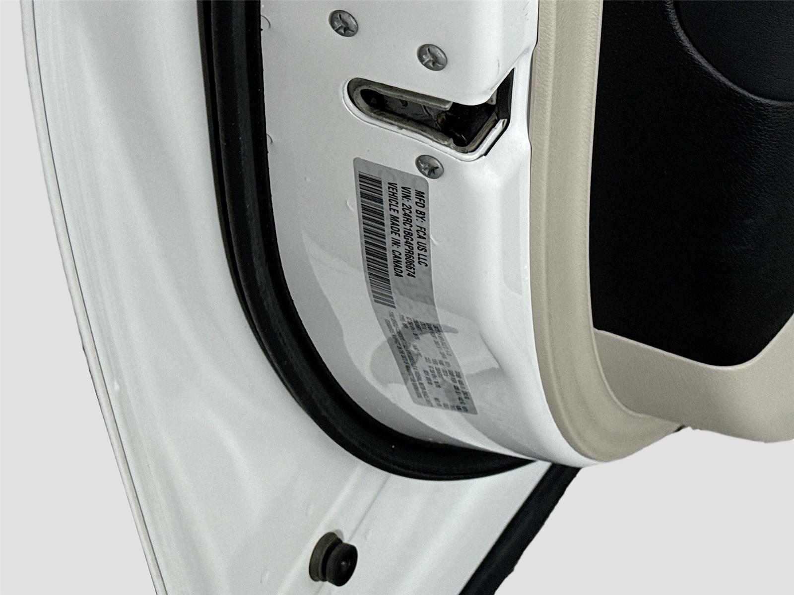 Used 2023 Chrysler Pacifica - photo 27