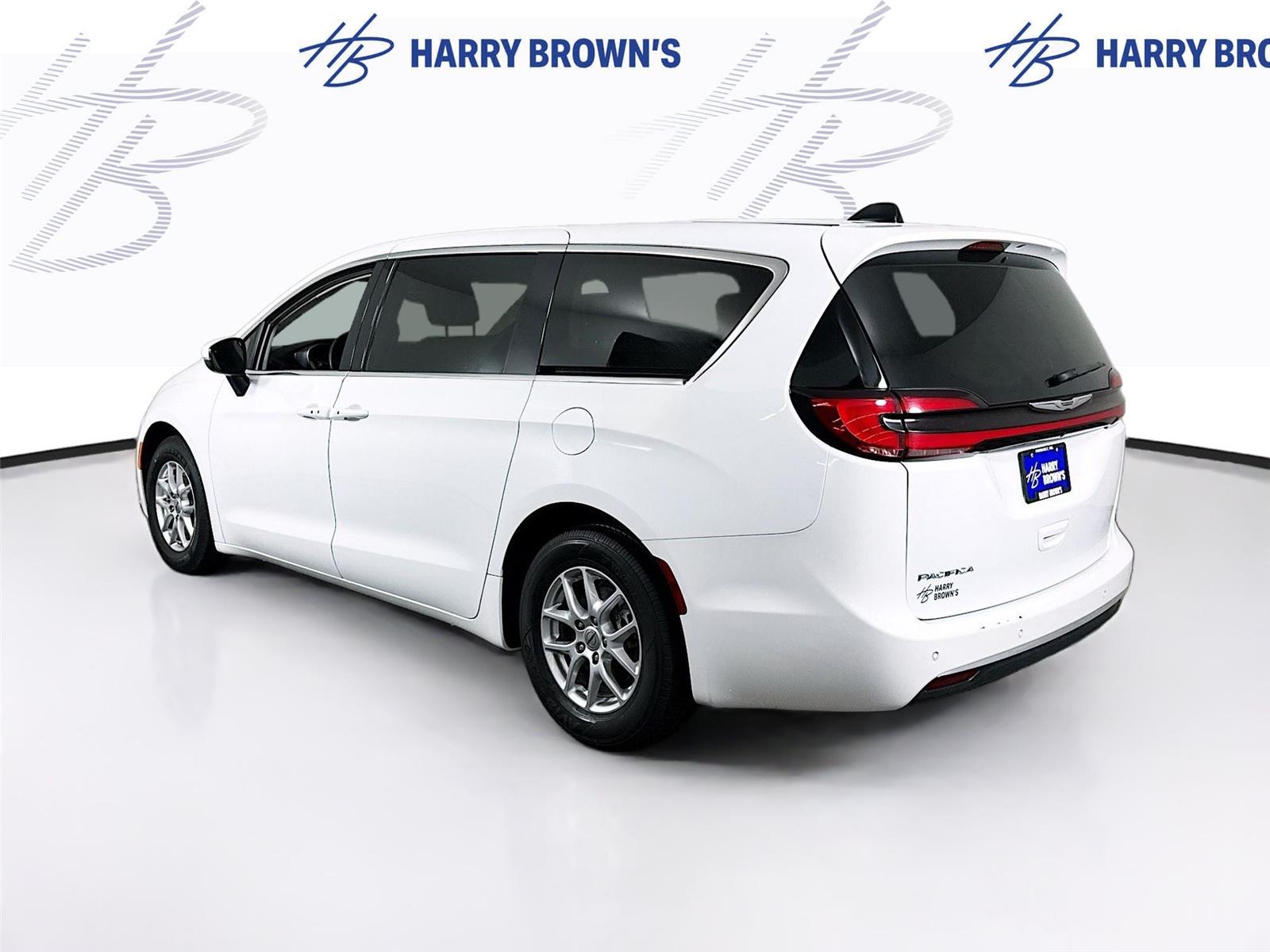 Used 2023 Chrysler Pacifica - photo 31