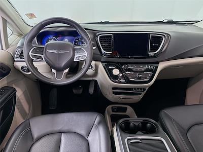 2024 Chrysler Pacifica FWD Minivan for sale #18191 - photo 2