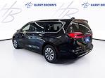 Used 2024 Chrysler Pacifica Select Minivan thumbnail 2
